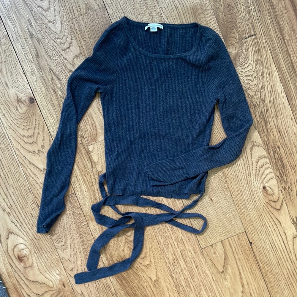 American Eagle dark gray open back long sleeve sweater